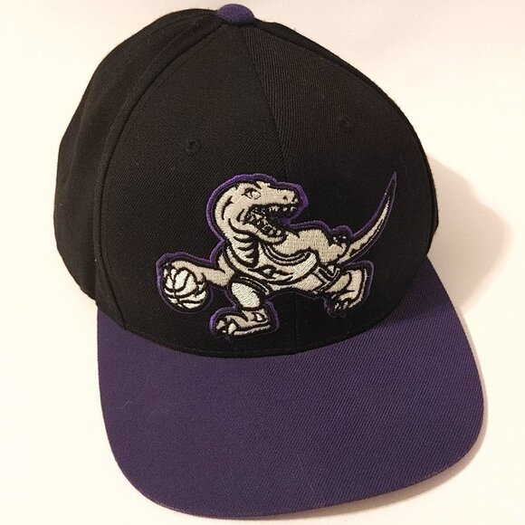 Raptors Old Logo Mitchell And Ness Snapback White Black Purple Under Brim - New - Picture 1 of 9